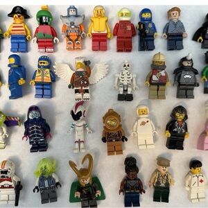 Collection Lego Mini figures With Series 10 Gold Case